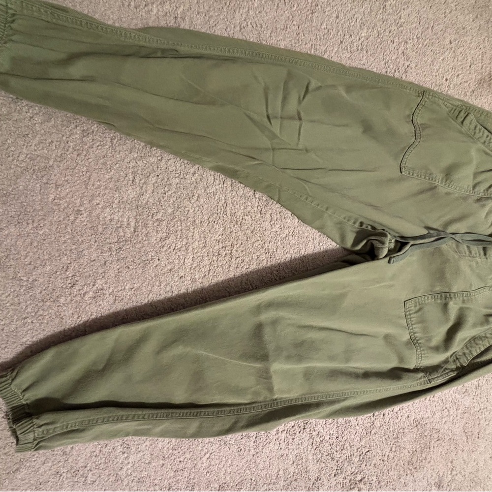 GAP Women's Olive Green Joggers